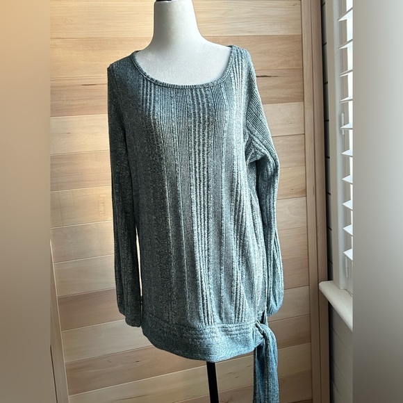 Lilly Morgan, size XL, tie at the bottom, greenishblue and white with pinstripes - Picture 8 of 10